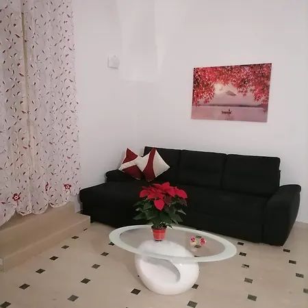 Lips House Apartment *