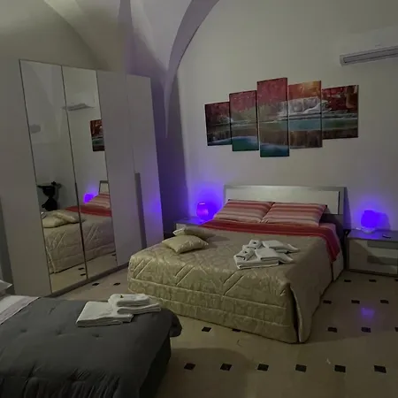 Lips House Apartment