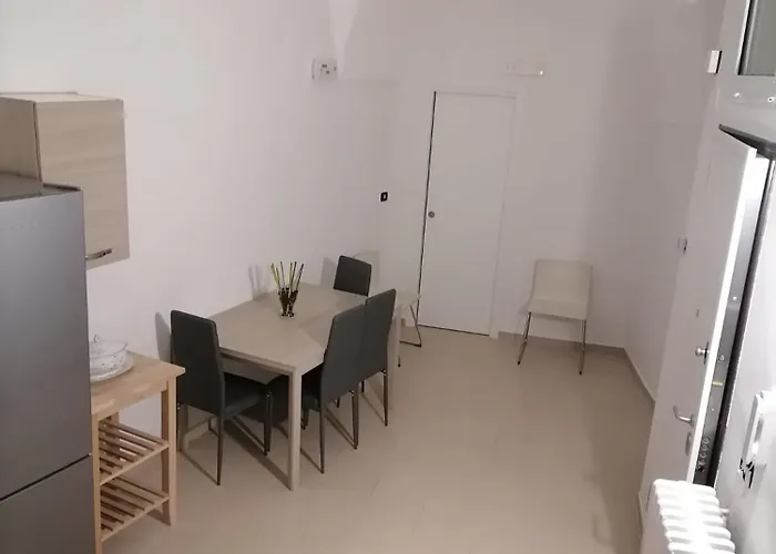 Lips House Apartment