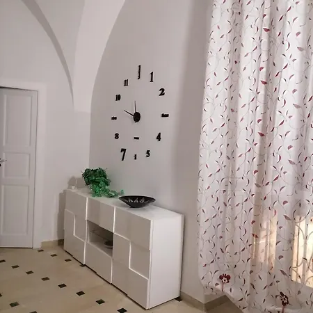 Apartment Lips House